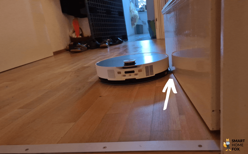 Уборка вдоль плинтуса Roborock S9 MaxV Ultra.